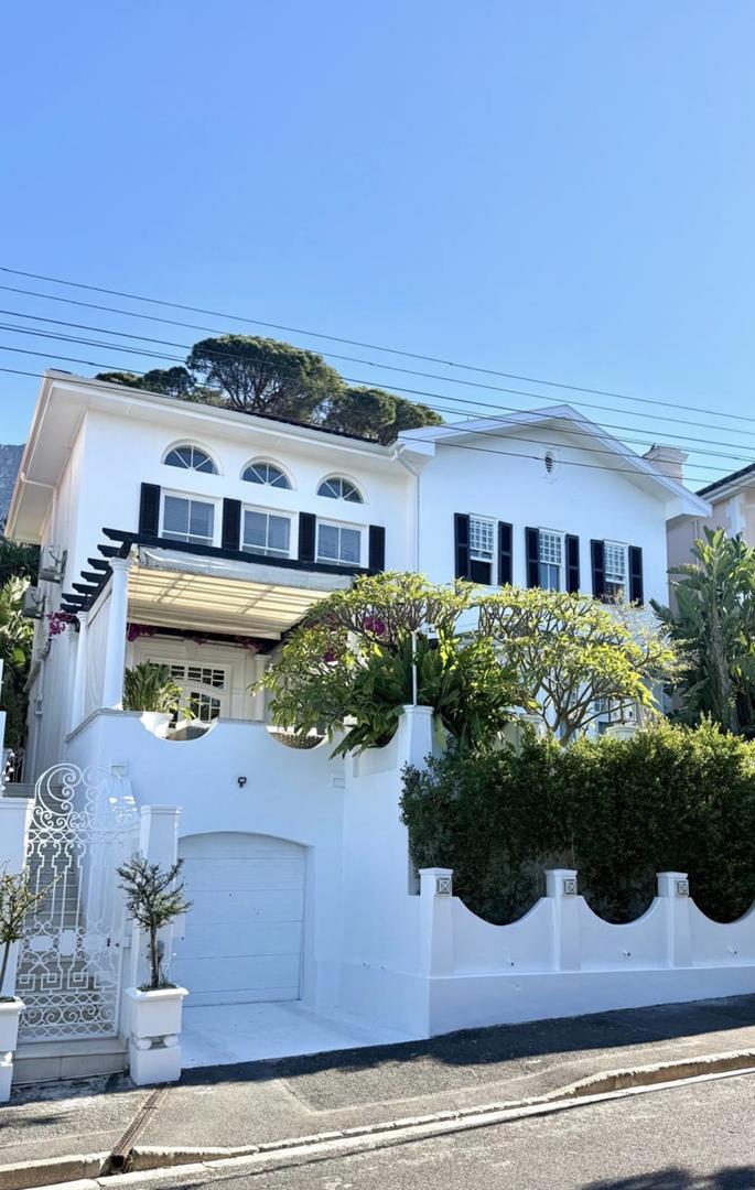 4 Bedroom Property for Sale in Oranjezicht Western Cape